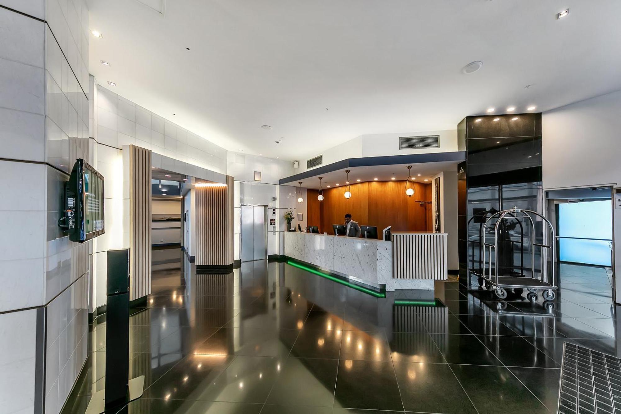 Luxurious & Spacious Living With Breathtaking Views Auckland Extérieur photo