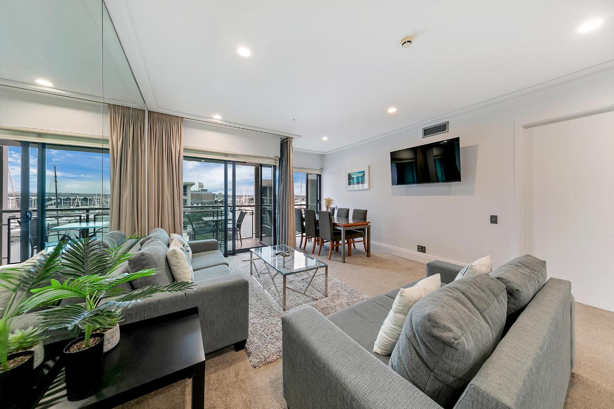 Luxurious & Spacious Living With Breathtaking Views Auckland Extérieur photo